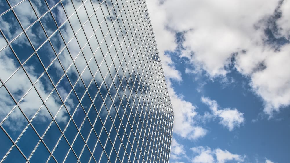 Glassfassade von Bürogebäude Glasreinigung vonFensterreinigung Düsseldorf