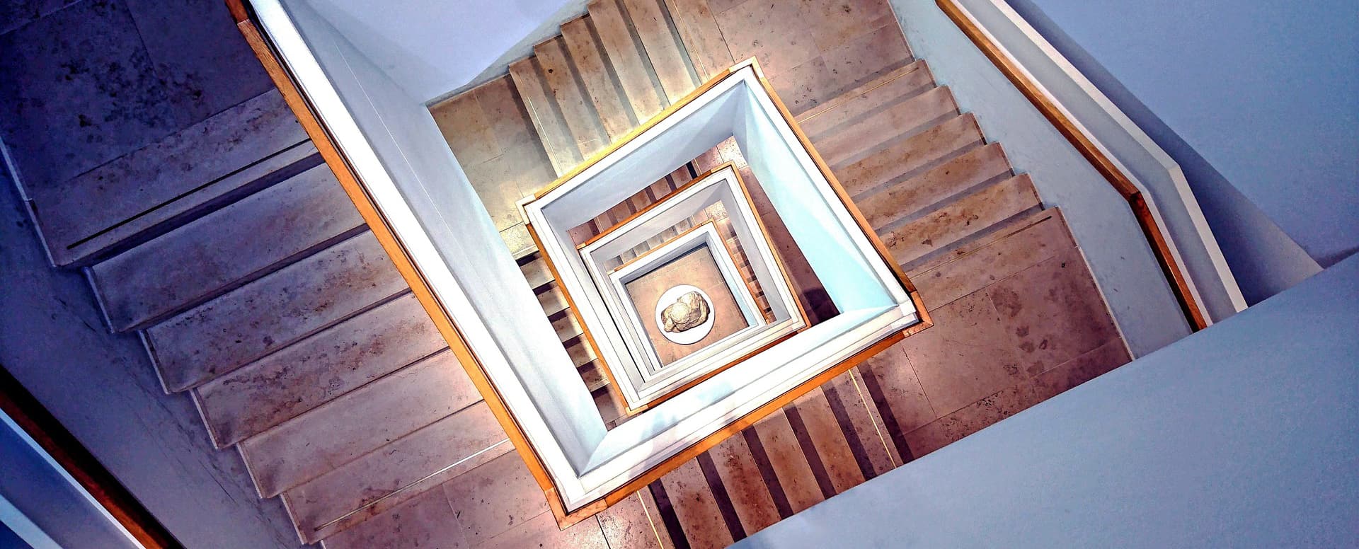 Treppenhaus Treppen- und Kellerreinigung Gebäudereinigung Köln Lindenthal